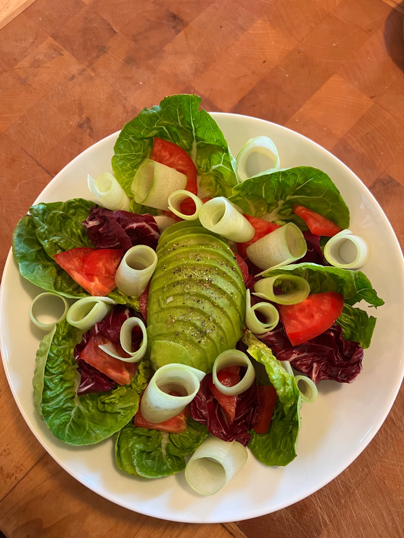 Fresh BBQ side salad of avocado, vine tomato, baby gem, radicchio and cucumber ribbons — Lovey Chef private BBQ catering in Bristol